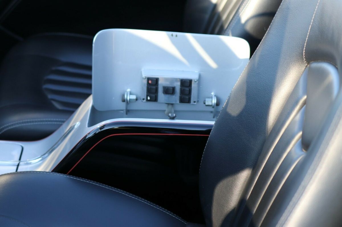 1955 Silver/Black Chevrolet Bel Air/150/210 Convertible