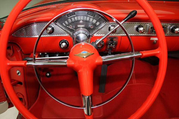 1955 Gypsy red/Shoreline beige Chevrolet Bel Air/150/210 Convertible