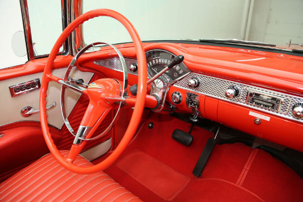 1955 Gypsy red/Shoreline beige Chevrolet Bel Air/150/210 Convertible
