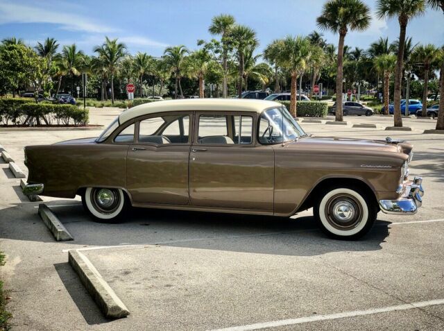 1955 Autumn bronze Chevrolet Bel Air/150/210 Sedan