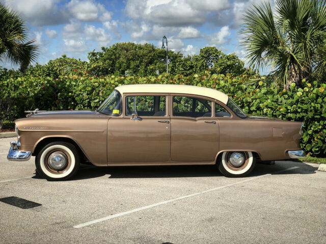 1955 Autumn bronze Chevrolet Bel Air/150/210 Sedan