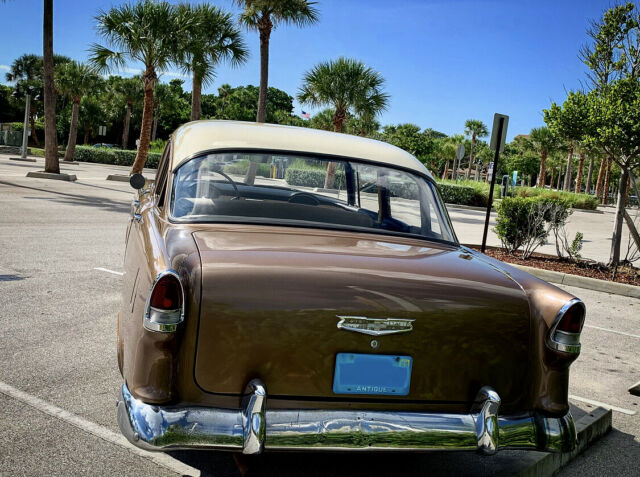 1955 Autumn bronze Chevrolet Bel Air/150/210 Sedan