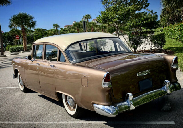 1955 Autumn bronze Chevrolet Bel Air/150/210 Sedan