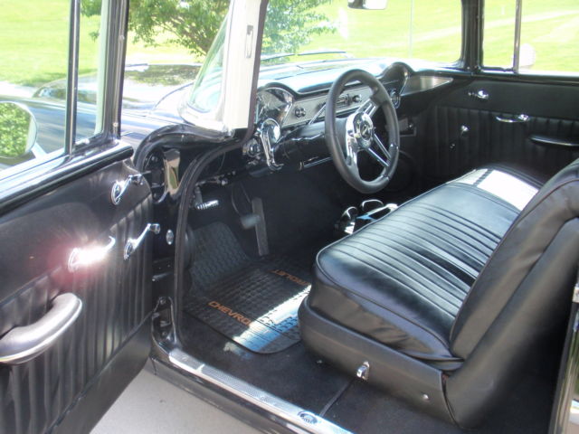 1955 White / Black Chevrolet Bel Air/150/210