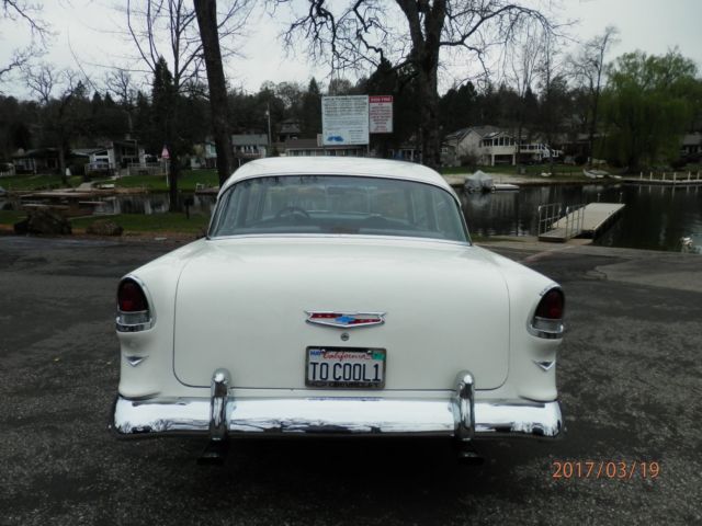 1955 2-Tone Holly Green & White Chevrolet Bel Air/150/210 Coupe