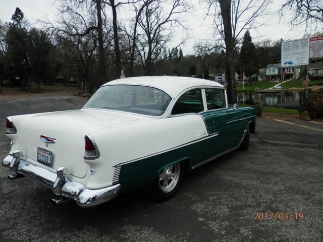 1955 2-Tone Holly Green & White Chevrolet Bel Air/150/210 Coupe