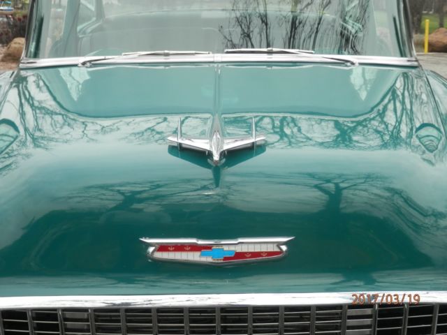 1955 2-Tone Holly Green & White Chevrolet Bel Air/150/210 Coupe