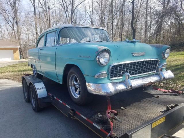 1955 Green Chevrolet Bel Air/150/210 2 door post