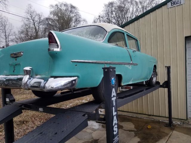 1955 Green Chevrolet Bel Air/150/210 2 door post