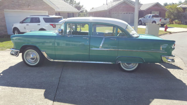 1955 Green Chevrolet Bel Air/150/210 Sedan