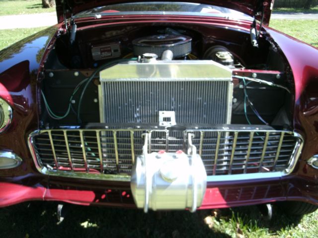 19550000 white&burgendy Chevrolet Bel Air/150/210 210 post