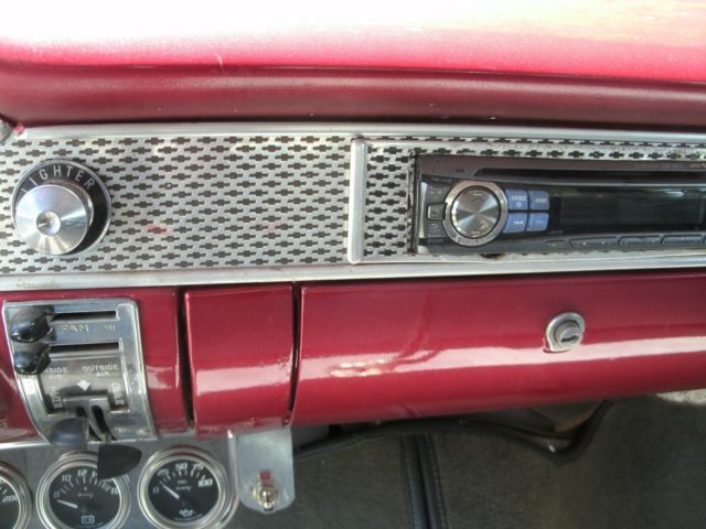 19550000 white&burgendy Chevrolet Bel Air/150/210 210 post