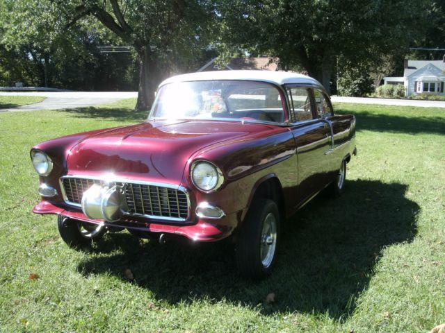 19550000 white&burgendy Chevrolet Bel Air/150/210 210 post