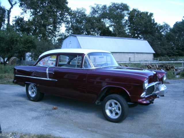 19550000 white&burgendy Chevrolet Bel Air/150/210 210 post