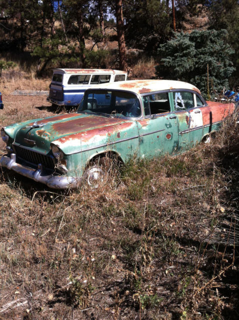1955 green/white Chevrolet Bel Air/150/210 Sedan