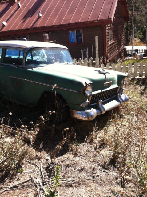 1955 green/white Chevrolet Bel Air/150/210 Sedan