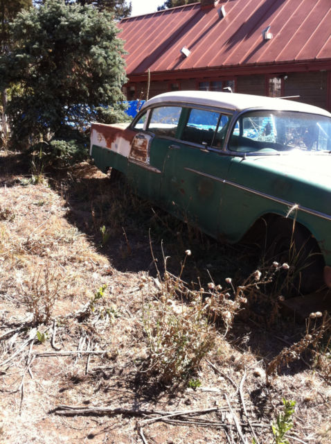 1955 green/white Chevrolet Bel Air/150/210 Sedan