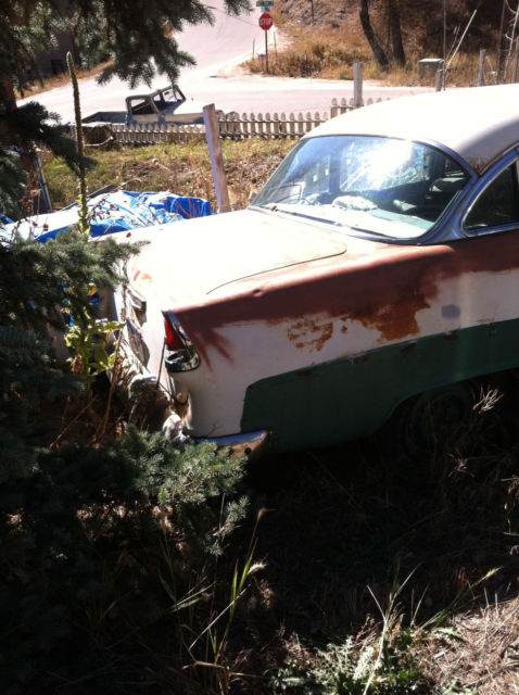 1955 green/white Chevrolet Bel Air/150/210 Sedan