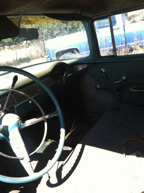 1955 green/white Chevrolet Bel Air/150/210 Sedan