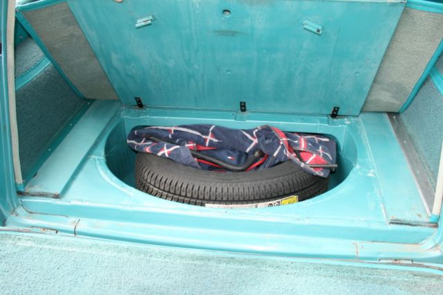 1955 India Ivory/Seamist Green Chevrolet Bel Air/150/210 Wagon