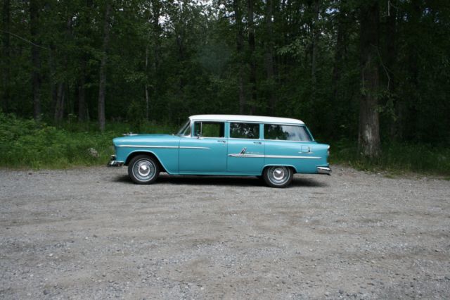 1955 India Ivory/Seamist Green Chevrolet Bel Air/150/210 Wagon