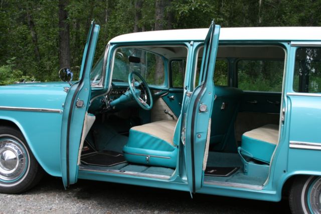 1955 India Ivory/Seamist Green Chevrolet Bel Air/150/210 Wagon