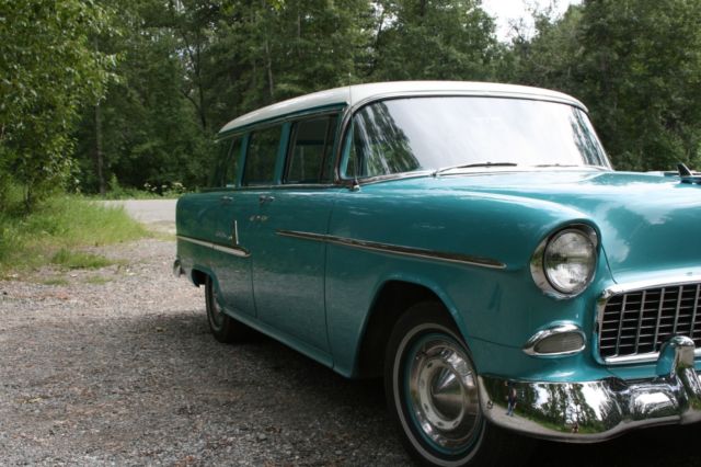 1955 India Ivory/Seamist Green Chevrolet Bel Air/150/210 Wagon