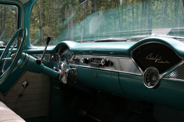 1955 India Ivory/Seamist Green Chevrolet Bel Air/150/210 Wagon