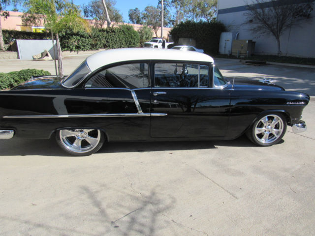 1955 Black / White Chevrolet Bel Air/150/210 Sedan