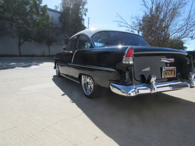 1955 Black / White Chevrolet Bel Air/150/210 Sedan