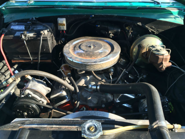 1955 White and Green Chevrolet Bel Air/150/210 Sedan