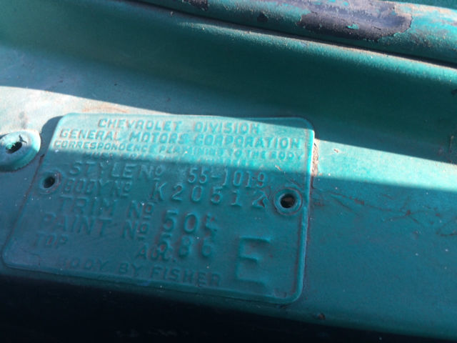 1955 White and Green Chevrolet Bel Air/150/210 Sedan