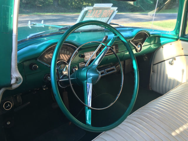 1955 White and Green Chevrolet Bel Air/150/210 Sedan