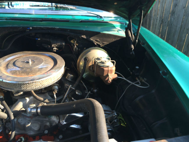 1955 White and Green Chevrolet Bel Air/150/210 Sedan