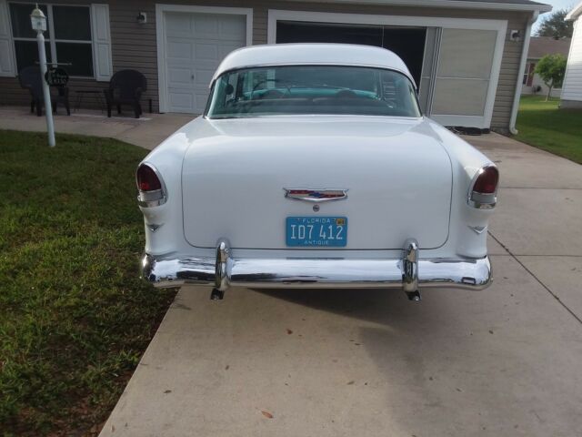 1955 tur white Chevrolet Bel Air/150/210 hardtop