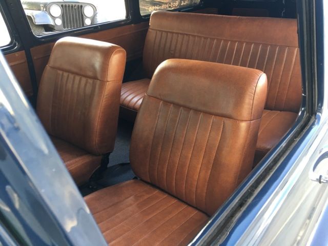 1955 blue GMC Suburban SUV