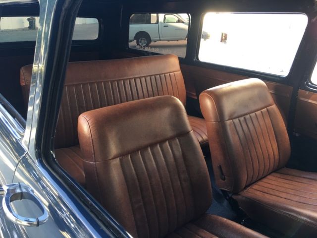 1955 blue GMC Suburban SUV