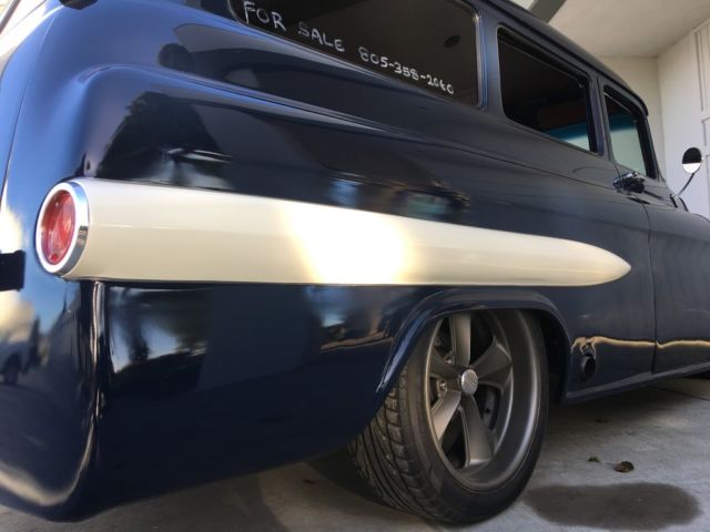 1955 blue GMC Suburban SUV