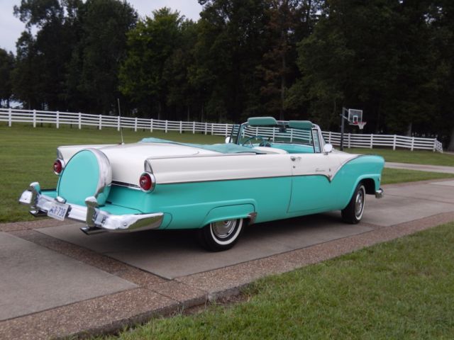 1955 Green Ford convertible Convertible