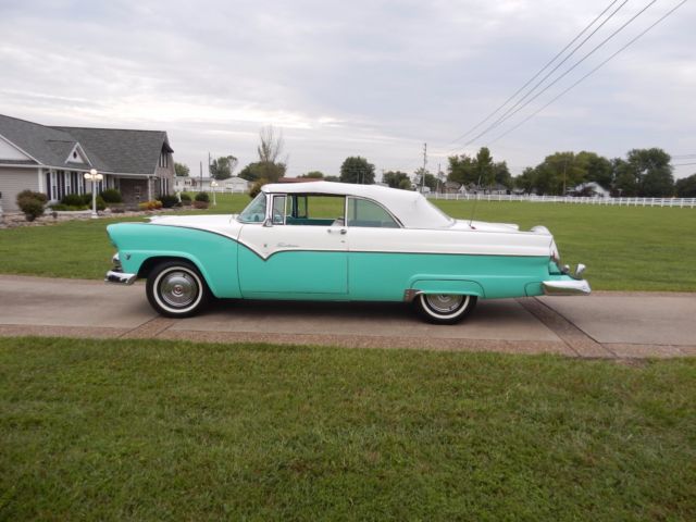 1955 Green Ford convertible Convertible