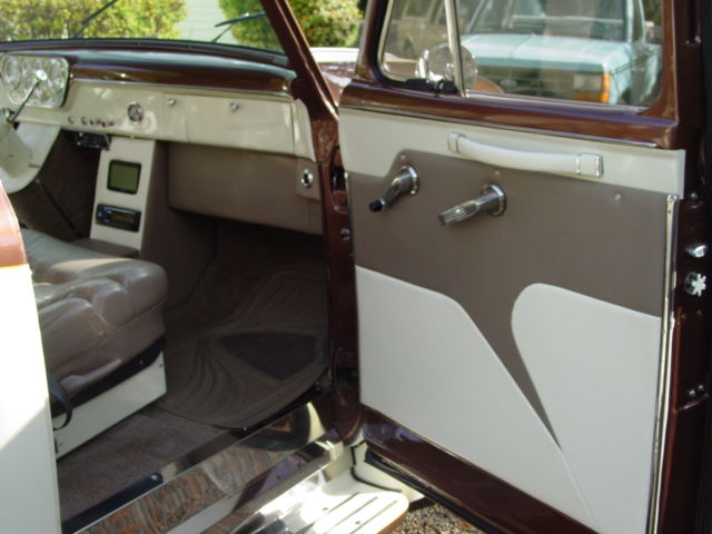 1955 cream/brown Ford F-100 shortbed