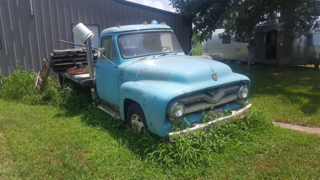 1955 Blue Ford F-350 truck