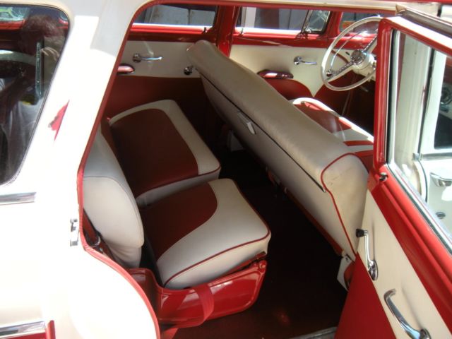 1955 RED & WHITE Ford Fairlane Wagon