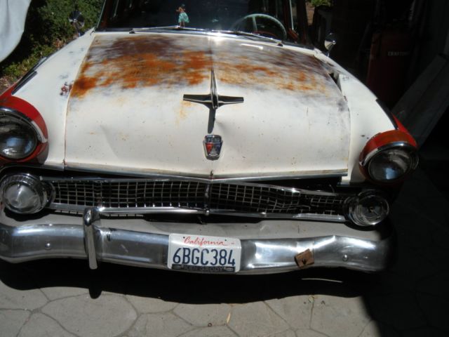1955 RED & WHITE Ford Fairlane Wagon