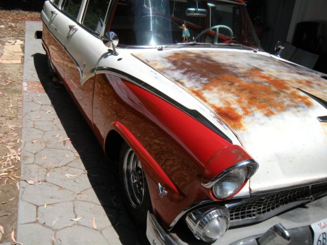 1955 RED & WHITE Ford Fairlane Wagon