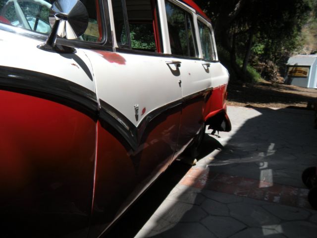 1955 RED & WHITE Ford Fairlane Wagon