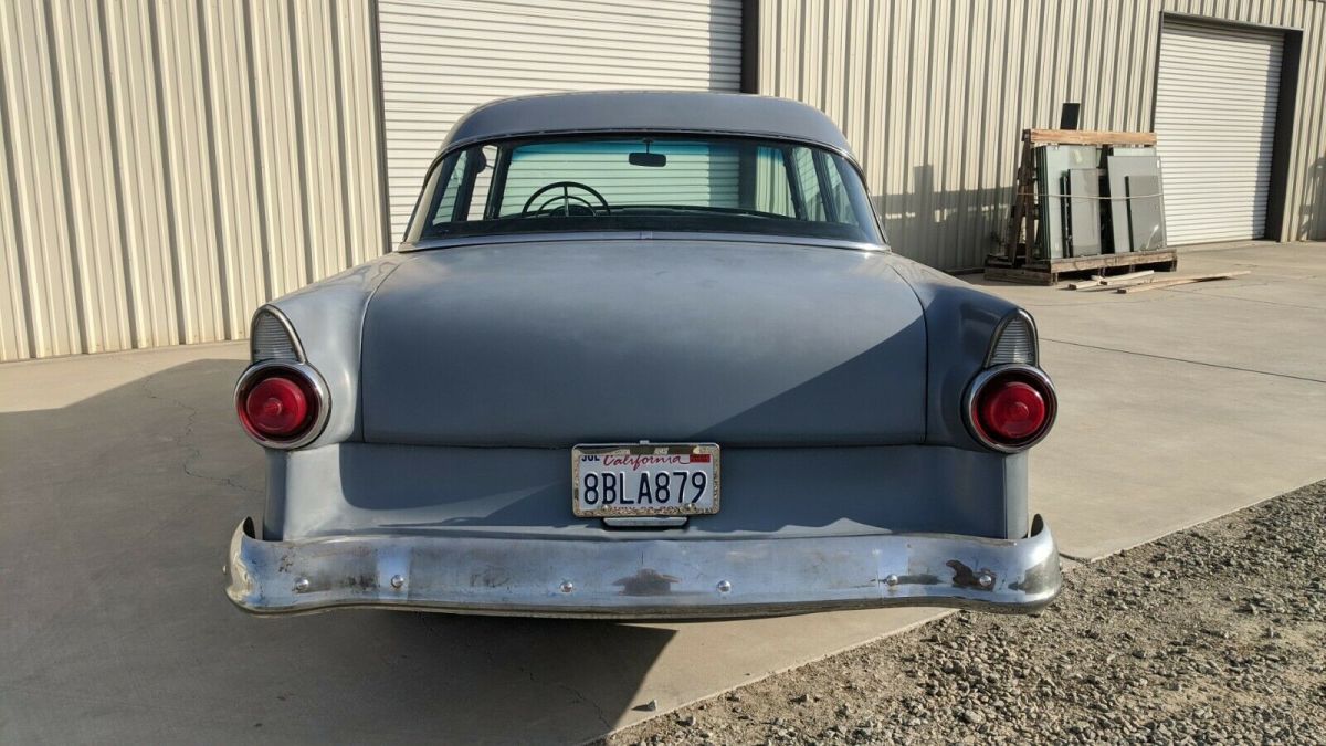 1955 Ford Victoria 2-Door Sedan