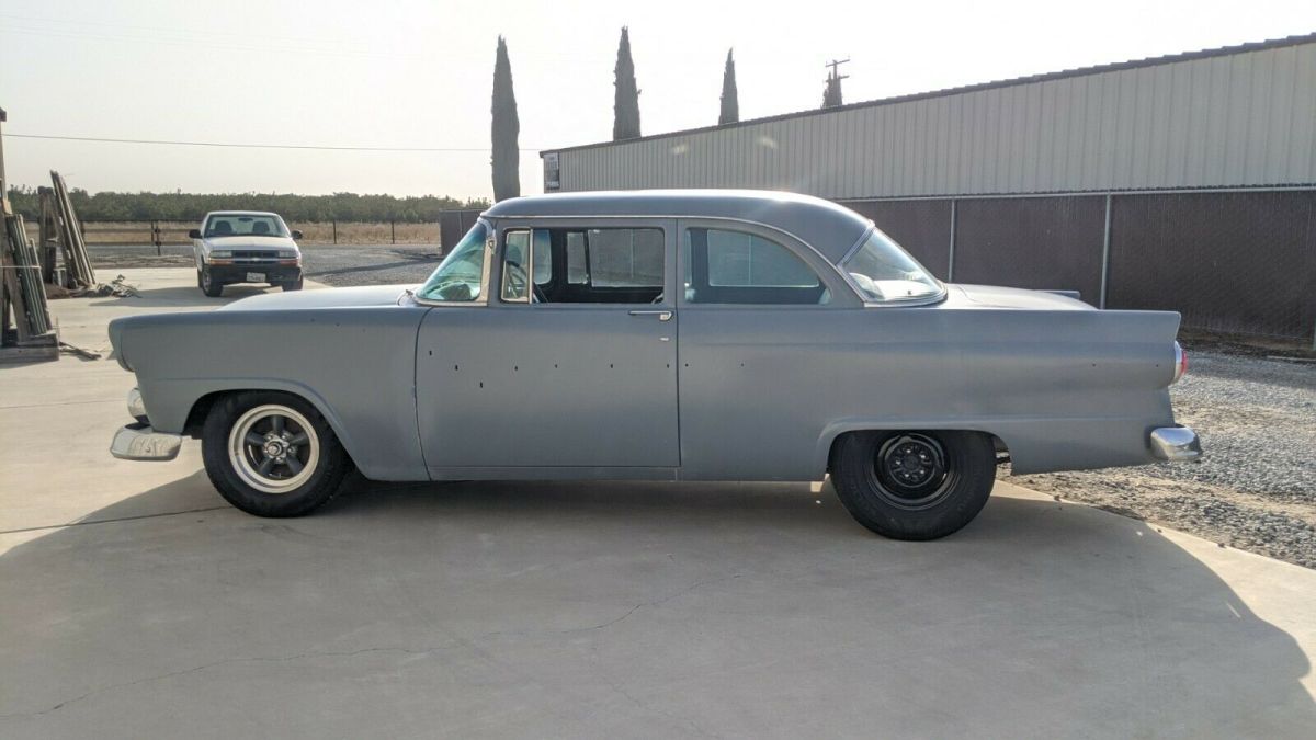 1955 Ford Victoria 2-Door Sedan