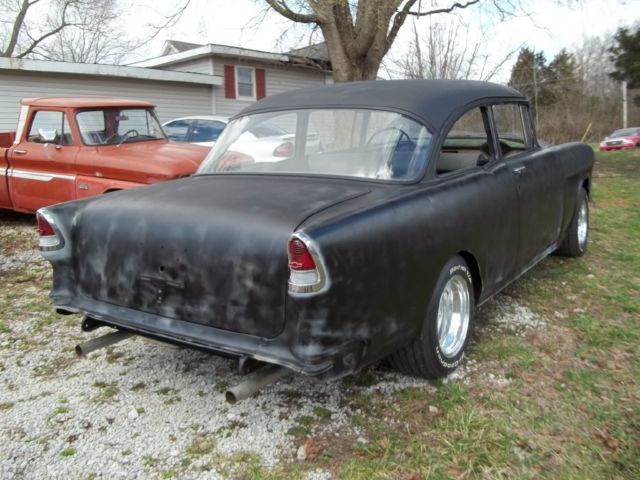 1955 primer Chevrolet Bel Air/150/210 2 Door Sedan