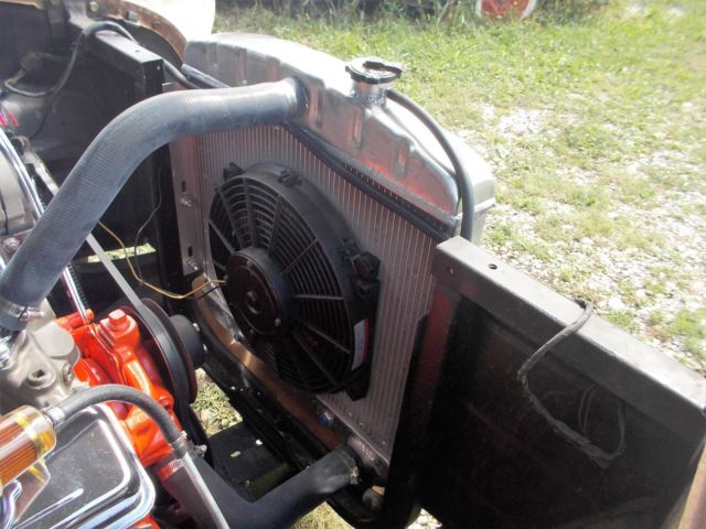 1955 primer Chevrolet Bel Air/150/210 2 Door Sedan